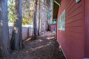 2635 NE Seavy Pl, Corvallis, OR 97330 - Photo 34