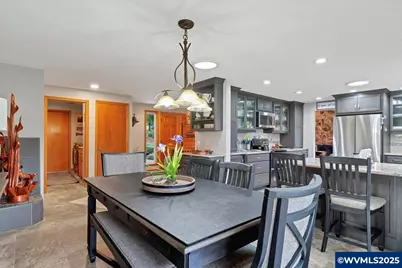 9076 Daleview Rd SE, Salem, OR 97317 - Photo 10