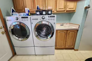 2410 Lancaster Dr SE, Salem, OR 97317 - Photo 34