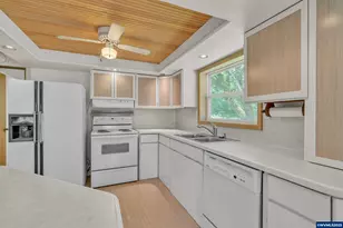 16173 French Prairie (&amp 16163) Rd NE, Woodburn, OR 97071 - Photo 32