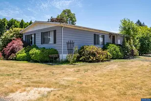 38129 Weirich Dr, Lebanon, OR 97355 - Photo 2