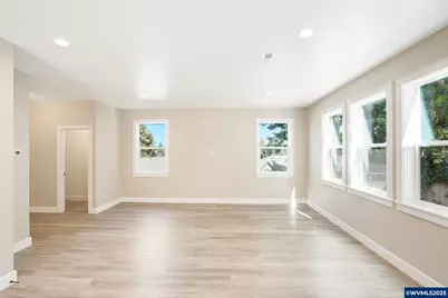 160 Salem Heights Av S, Salem, OR 97302 - Photo 10