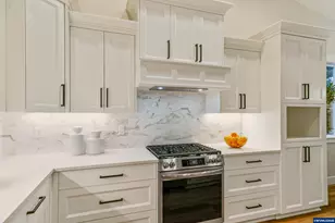 6699 Naomi Danielle St SE, Salem, OR 97306 - Photo 32