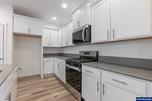 706 Tigerlily St, Silverton, OR 97381 - Photo 10