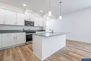 714 Tigerlily St, Silverton, OR 97381 - Photo 14