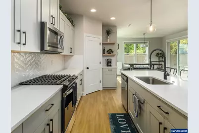 853 NE 17th Av, Canby, OR 97013 - Photo 10