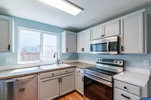 1024 S 10th St, Lebanon, OR 97355 - Photo 8