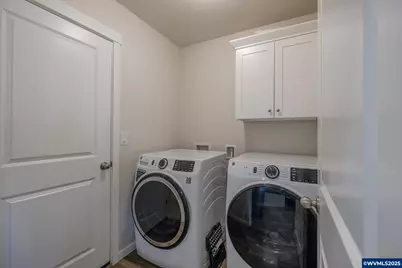 414 SE Ray St, Dallas, OR 97338 - Photo 16