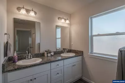 414 SE Ray St, Dallas, OR 97338 - Photo 10