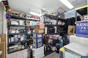 1000 S McKern Ct, Newberg, OR 97132 - Photo 10