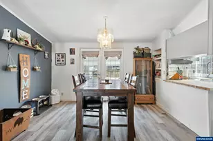 1000 S McKern Ct, Newberg, OR 97132 - Photo 4