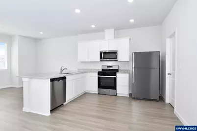 1171 Parkside Av, Woodburn, OR 97071 - Photo 6