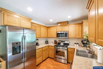 1774 Grape Ct, Sweet Home, OR 97386 - Photo 8