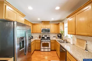 1774 Grape Ct, Sweet Home, OR 97386 - Photo 4