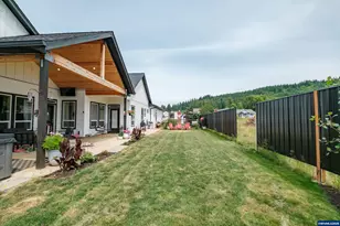 4525 Kalmia St, Sweet Home, OR 97386 - Photo 8