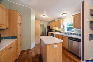 2000 Robins Lane SE, Salem, OR 97306 - Photo 28