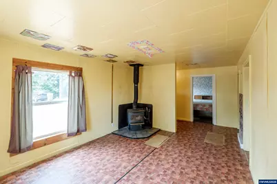 554 Mitchell St, Falls City, OR 97344 - Photo 6