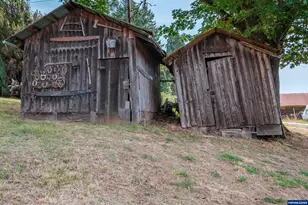 554 Mitchell St, Falls City, OR 97344 - Photo 46