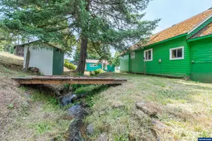 554 Mitchell St, Falls City, OR 97344 - Photo 24