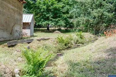 554 Mitchell St, Falls City, OR 97344 - Photo 36