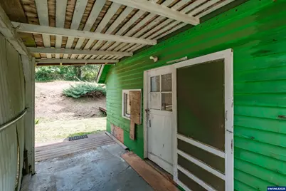 554 Mitchell St, Falls City, OR 97344 - Photo 24