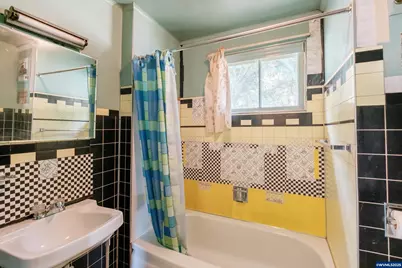 554 Mitchell St, Falls City, OR 97344 - Photo 14