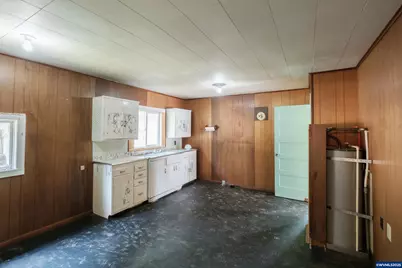 554 Mitchell St, Falls City, OR 97344 - Photo 20