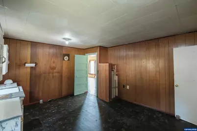 554 Mitchell St, Falls City, OR 97344 - Photo 10