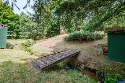 554 Mitchell St, Falls City, OR 97344 - Photo 28