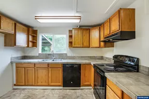 1133 Irvington Dr, Eugene, OR 97404 - Photo 28