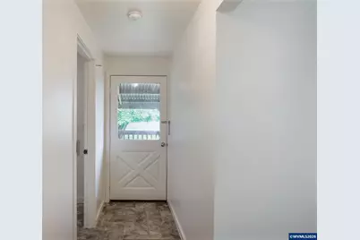 1133 Irvington Dr, Eugene, OR 97404 - Photo 32