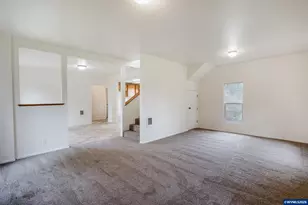 1133 Irvington Dr, Eugene, OR 97404 - Photo 22