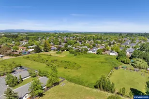 1133 Irvington Dr, Eugene, OR 97404 - Photo 6