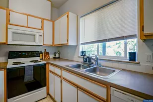 1530 Madelyn Ave SE, Salem, OR 97306 - Photo 16