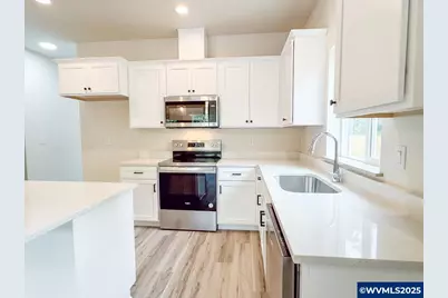 1174 7th St NW, Salem, OR 97304 - Photo 6