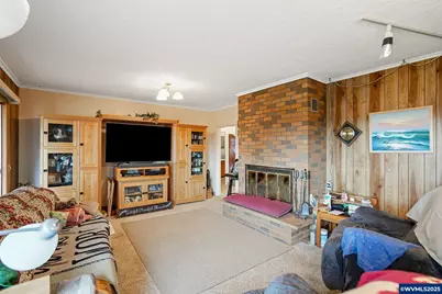 8645 Highland Rd, Independence, OR 97351 - Photo 16