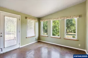 41715 Miles Ln, Lebanon, OR 97355 - Photo 14