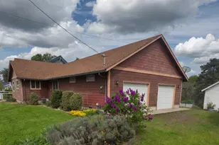 243 SE Harney St, Sheridan, OR 97378 - Photo 2