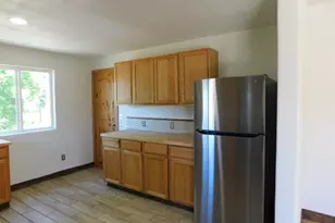 1495 Cascade Dr, Lebanon, OR 97355 - Photo 6