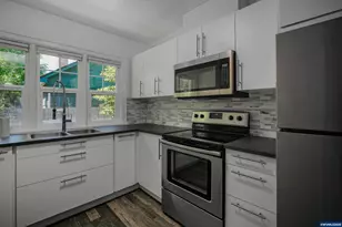 1859 State St, Salem, OR 97301 - Photo 16