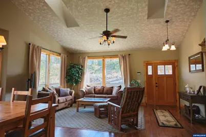 222 SE Whitten Rd, Mill City, OR 97360 - Photo 4