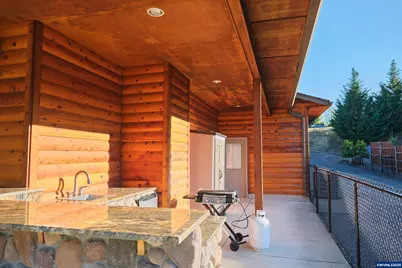 222 SE Whitten Rd, Mill City, OR 97360 - Photo 32