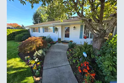 1104 29th Av SW, Albany, OR 97321 - Photo 2