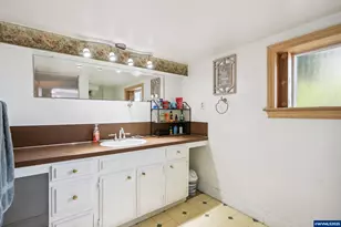 1082 Cascade Dr NW, Salem, OR 97304 - Photo 28