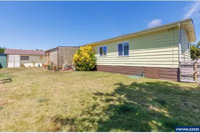 185 N 6th St, Lakeside, OR 97449 - Photo 32