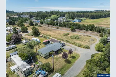 185 N 6th St, Lakeside, OR 97449 - Photo 42