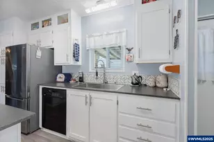 185 N 6th St, Lakeside, OR 97449 - Photo 16