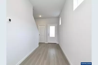 1122 Parkside Av, Woodburn, OR 97071 - Photo 2