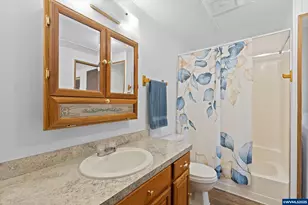 1999 Jansen Way, Woodburn, OR 97071 - Photo 12