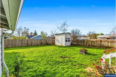 221 SW Rainbow Av, Dallas, OR 97338 - Photo 36